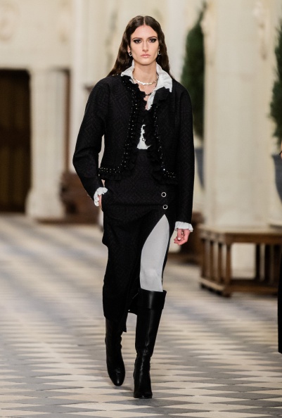 Chanel 2021 fashion show (38).jpg