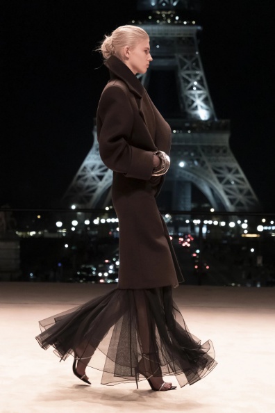 00004-saint-laurent-fall-2022-ready-to-wear-paris-credit-brand.jpg