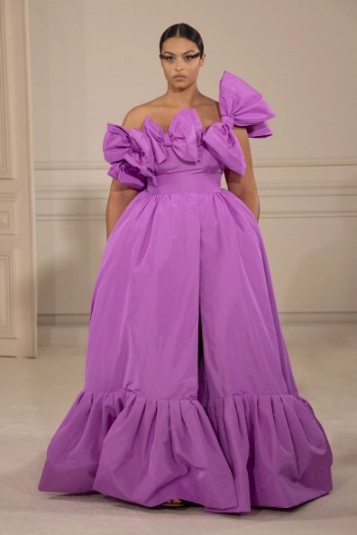 00061-Valentino-Couture-Spring-22-Paris-credit-brand.jpg
