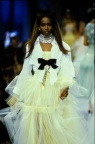 143-chanel-spring-1992-ready-to-wear-091-naomi-campbell