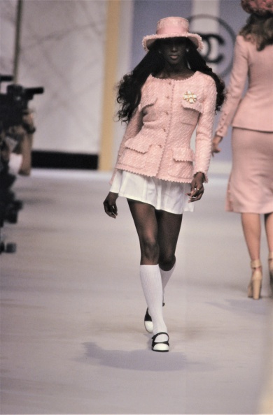 035-chanel-spring-1993-ready-to-wear-Img012596-naomi-campbell.jpg