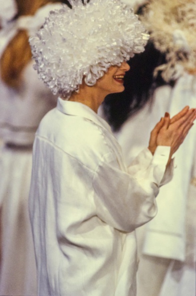 152-chanel-spring-1993-ready-to-wear-kristen-mcmenamy.jpg