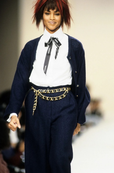 chanel-spring-1994-ready-to-wear-18-stephanie-roberts.jpg