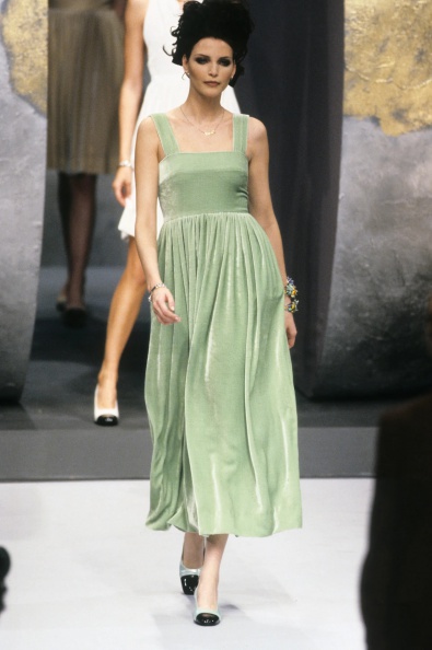 150-chanel-spring-1996-ready-to-wear-CN10007600-nadja-auermann.jpg