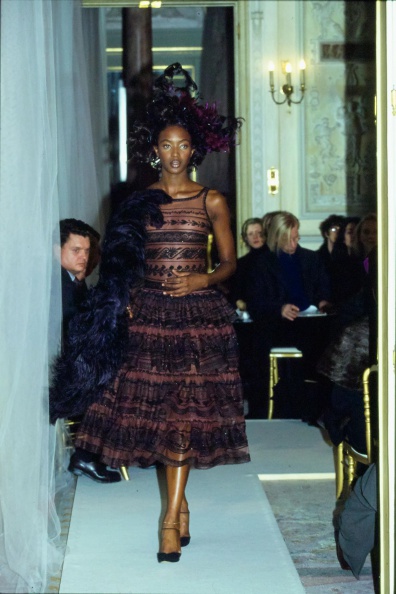 036-chanel-spring-1997-couture-CN10051289-naomi-campbell.jpg