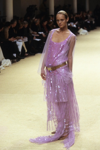 058-chanel-spring-1999-couture-Img007266-amber-valletta.jpg
