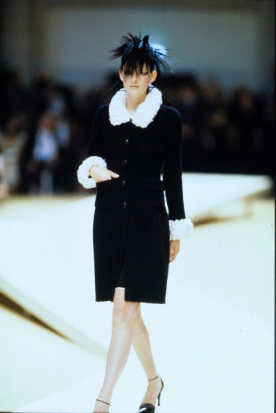001-chanel-fall-1999-couture-CN10051434-stella-tennant.jpg