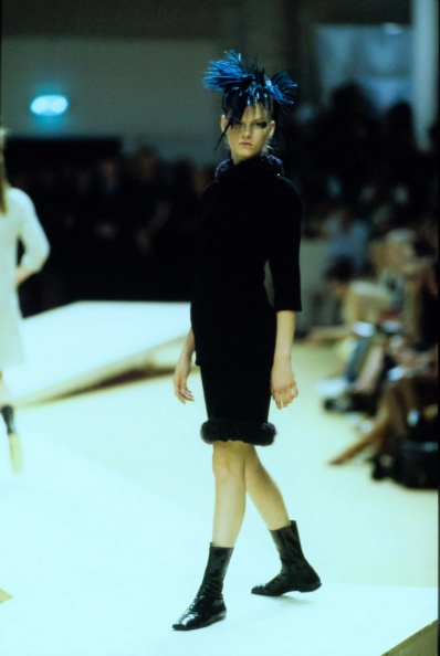 003-chanel-fall-1999-couture-CN10051433-angela-lindvall.jpg