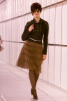 CHANEL-FALL-2000-RTW-25-ISABELI-FONTANA-2C8M9139