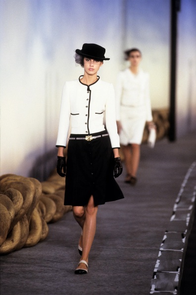 006-chanel-spring-2001-couture-CN10010923-angie-schmidt.jpg