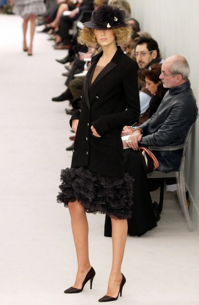 chanel-spring-2004-couture-00060h-talytha-pugliesi.jpg