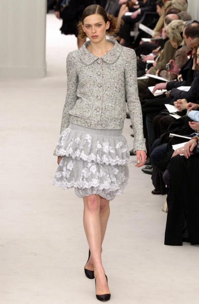 chanel-spring-2004-couture-00070h-elise-crombez.jpg