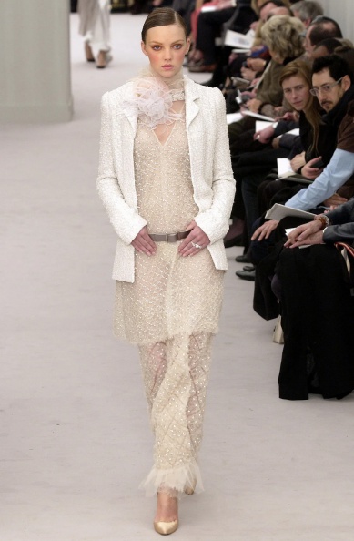 chanel-spring-2004-couture-00360h-heather-marks.jpg