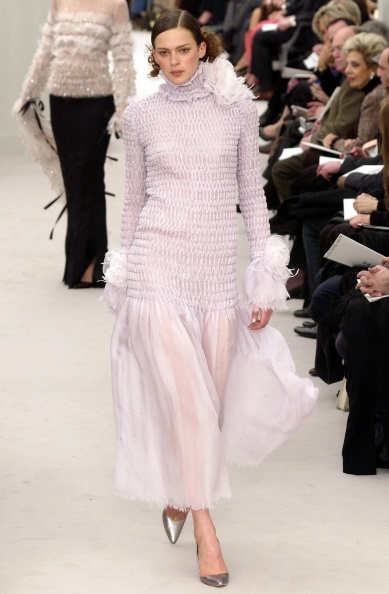 chanel-spring-2004-couture-00380h-elise-crombez.jpg