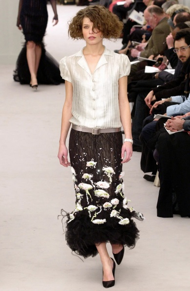 chanel-spring-2004-couture-00460h-louise-pedersen.jpg