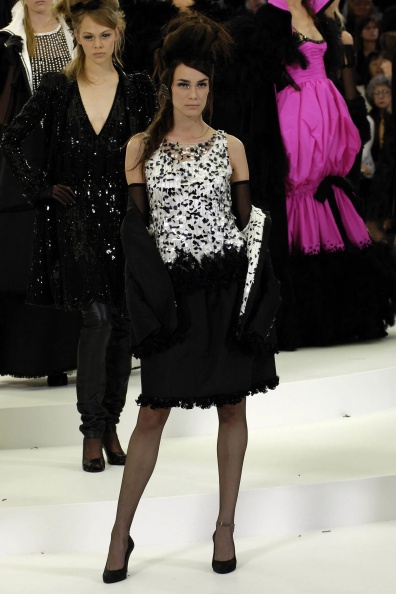 chanel-fall-2005-couture-00210h-adrijana-dejanovic.jpg