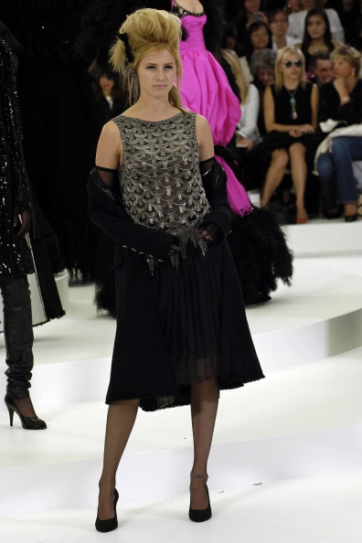 chanel-fall-2005-couture-00280h-sara-ziff.jpg