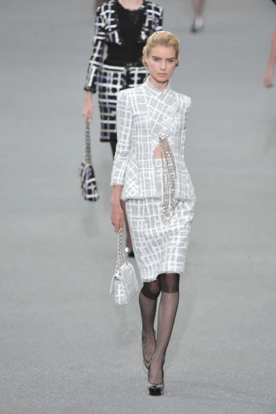 Chanel-Spring-2009-Ready-to-Wear (4).jpg