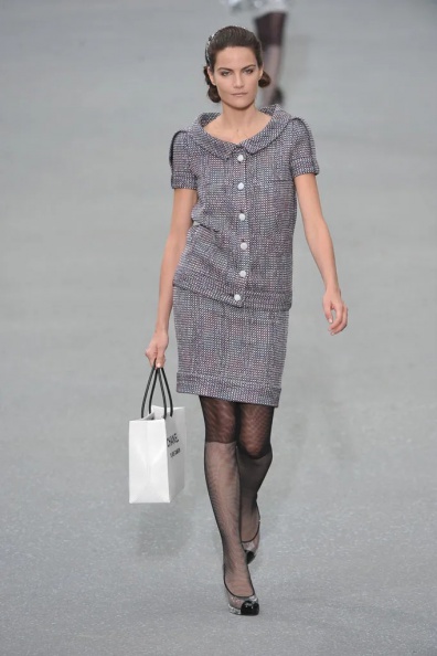 Chanel-Spring-2009-Ready-to-Wear (9).jpg