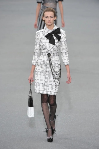 Chanel-Spring-2009-Ready-to-Wear (13).jpg