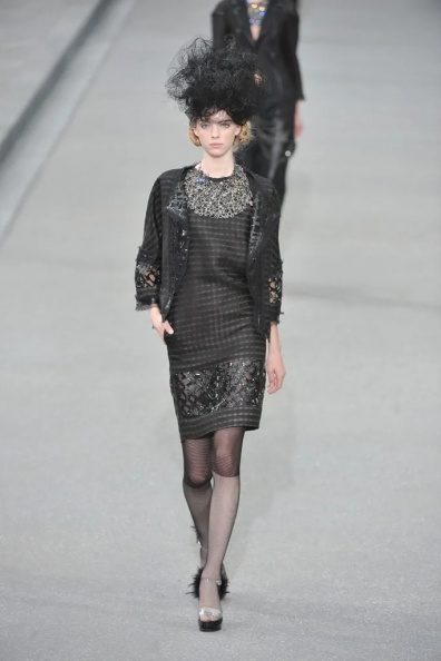 Chanel-Spring-2009-Ready-to-Wear (27).jpg