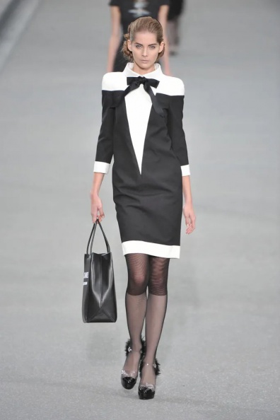 Chanel-Spring-2009-Ready-to-Wear (33).jpg
