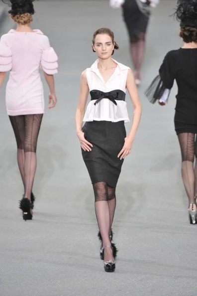 Chanel-Spring-2009-Ready-to-Wear (41).jpg