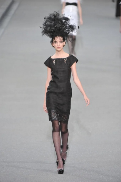 Chanel-Spring-2009-Ready-to-Wear (52).jpg