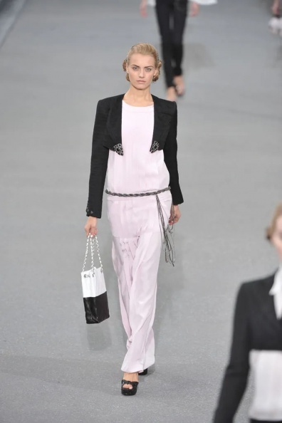 Chanel-Spring-2009-Ready-to-Wear (56).jpg