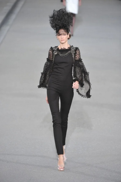 Chanel-Spring-2009-Ready-to-Wear (58).jpg