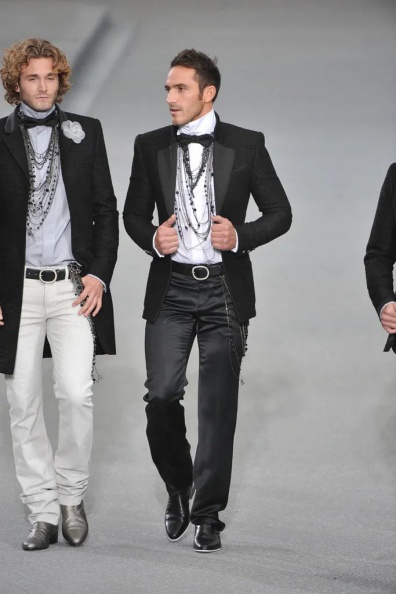 Chanel-Spring-2009-Ready-to-Wear (68).jpg