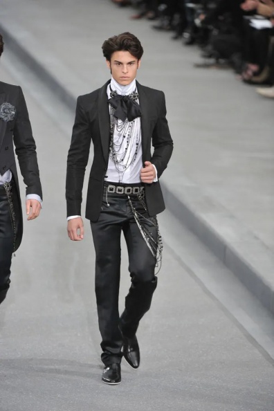 Chanel-Spring-2009-Ready-to-Wear (71).jpg