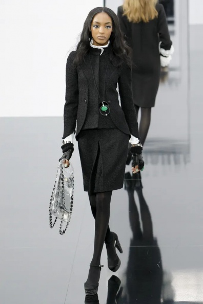 Chanel-Fall-2009 Ready-to-Wear (13).jpg