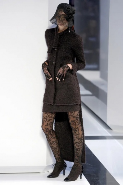 Chanel-Fall-2009 Couture (8).jpg