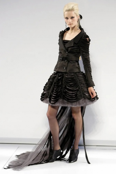 Chanel-Fall-2009 Couture (30).jpg