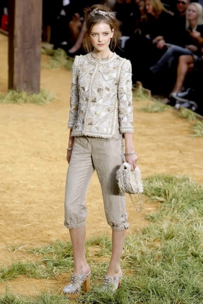 Chanel-Spring-2010-Ready-to-Wear (62).jpg