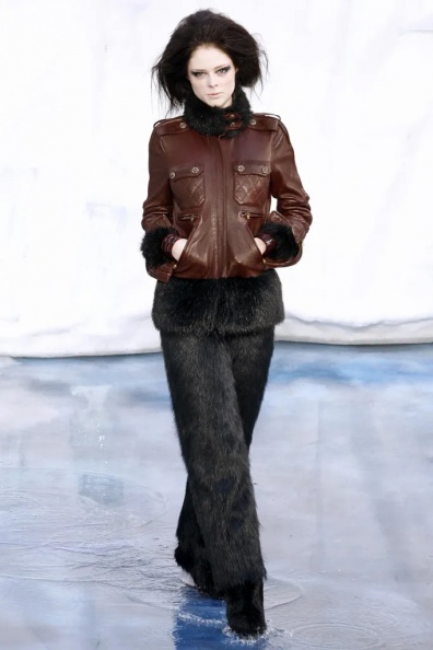 Chanel-Fall-2010 Ready-to-Wear (10).jpg