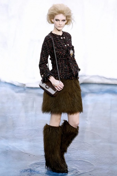 Chanel-Fall-2010 Ready-to-Wear (17).jpg