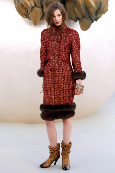 Chanel-Fall-2010 Couture (10).jpg