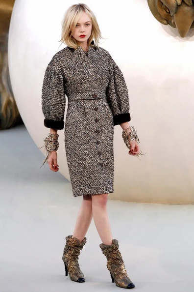 Chanel-Fall-2010 Couture (13).jpg