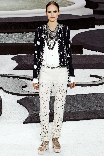 Chanel-Spring-2011-Ready-to-Wear (1).jpg