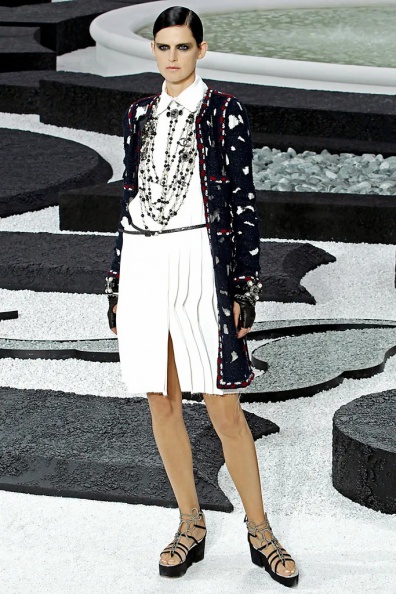 Chanel-Spring-2011-Ready-to-Wear (2).jpg