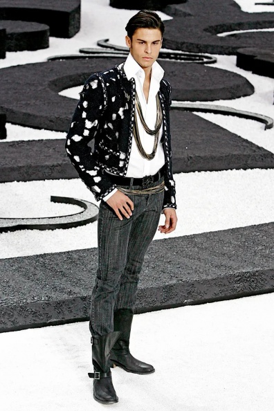 Chanel-Spring-2011-Ready-to-Wear (3).jpg