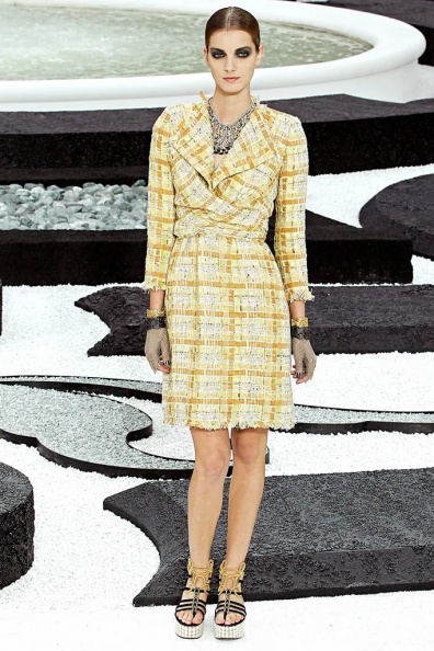 Chanel-Spring-2011-Ready-to-Wear (18).jpg