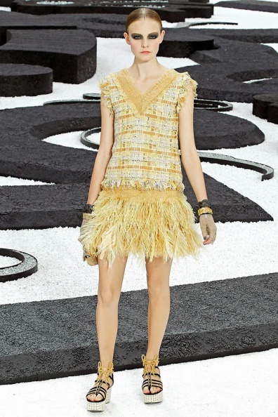 Chanel-Spring-2011-Ready-to-Wear (23).jpg