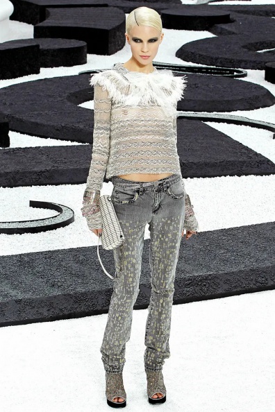 Chanel-Spring-2011-Ready-to-Wear (29).jpg