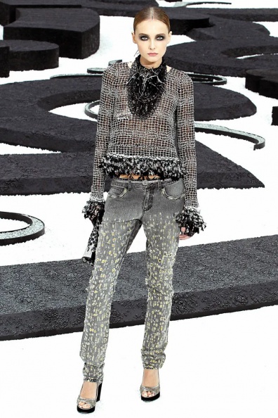 Chanel-Spring-2011-Ready-to-Wear (32).jpg