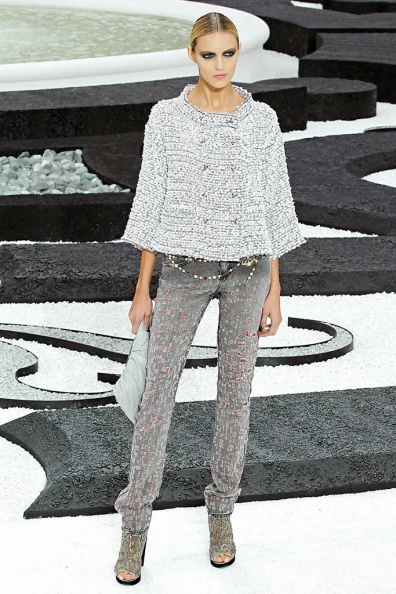 Chanel-Spring-2011-Ready-to-Wear (34).jpg