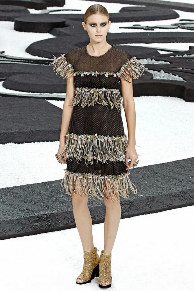 Chanel-Spring-2011-Ready-to-Wear (39).jpg