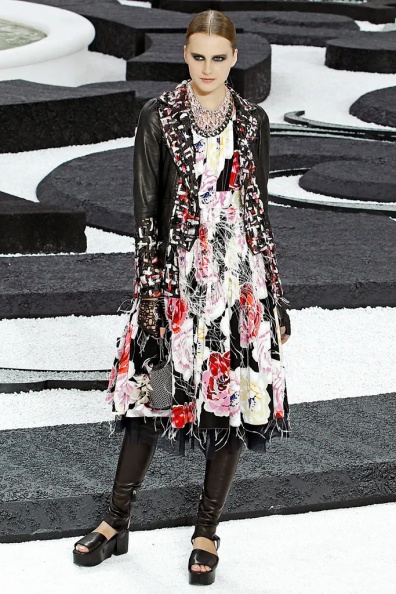 Chanel-Spring-2011-Ready-to-Wear (46).jpg